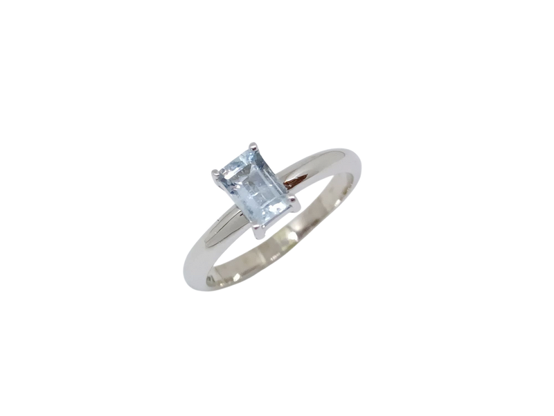Anillo de Aguamarina