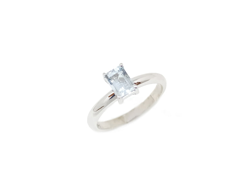 Anillo de Aguamarina